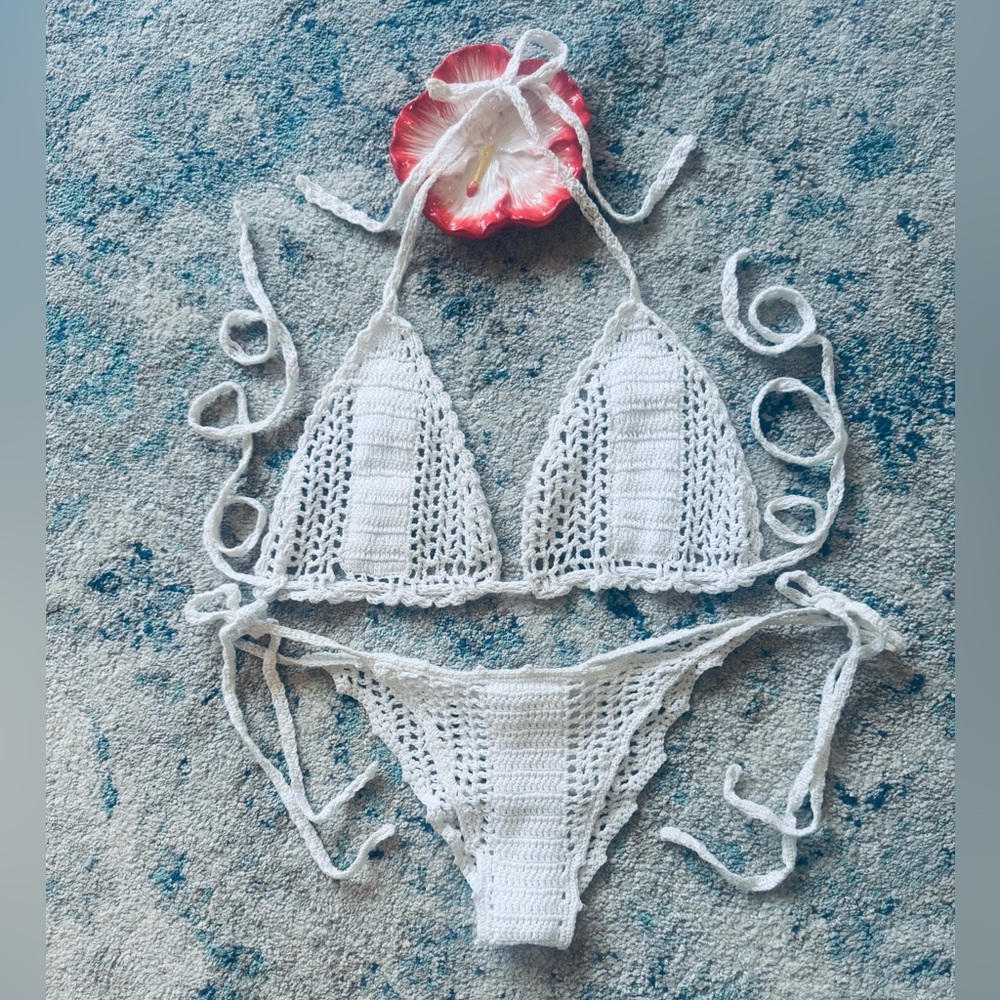 Beach Chic white crochet bikini set - Picture 3 of 12